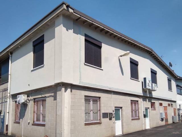 Locale Commerciale in affitto a Guanzate, Como