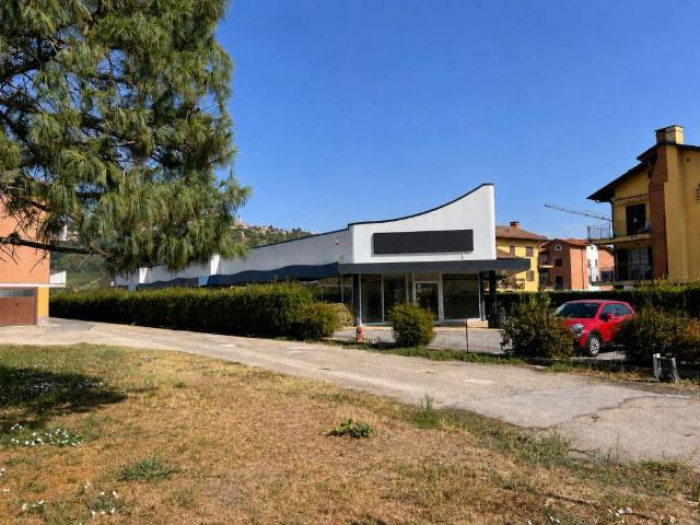 Locale Commerciale in affitto a Piemonte, Cuneo