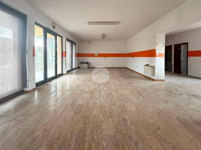 Locale Commerciale in affitto a Guidizzolo, Lombardia