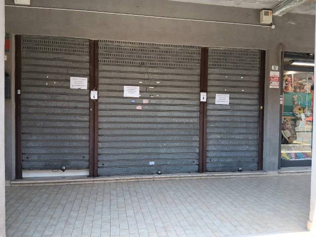 Locale Commerciale in affitto a Guidonia Montecelio, Roma Capitale