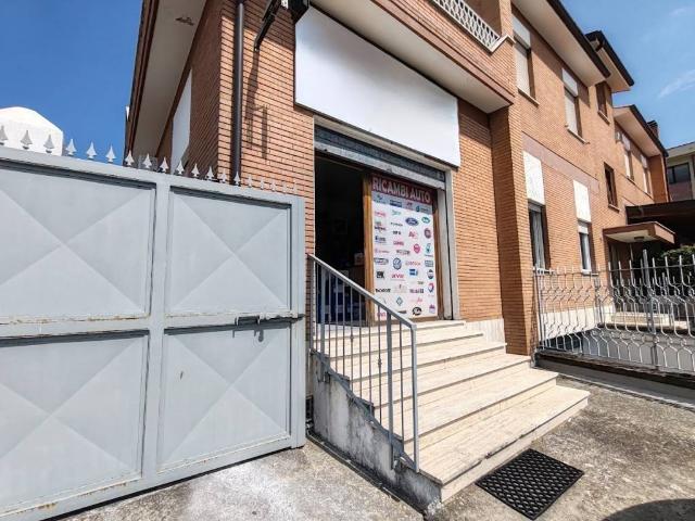Locale Commerciale in affitto a Guidonia Montecelio, Roma Capitale