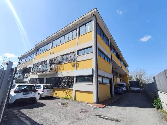 Locale Commerciale in affitto a Guidonia Montecelio, Roma Capitale