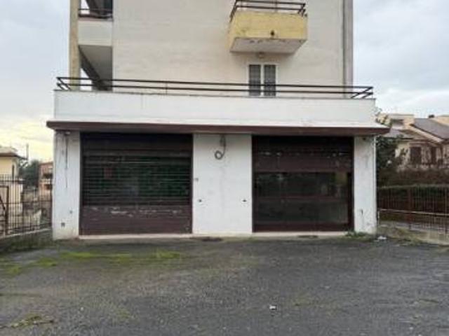 Locale Commerciale in affitto a Guidonia Montecelio, Roma Capitale