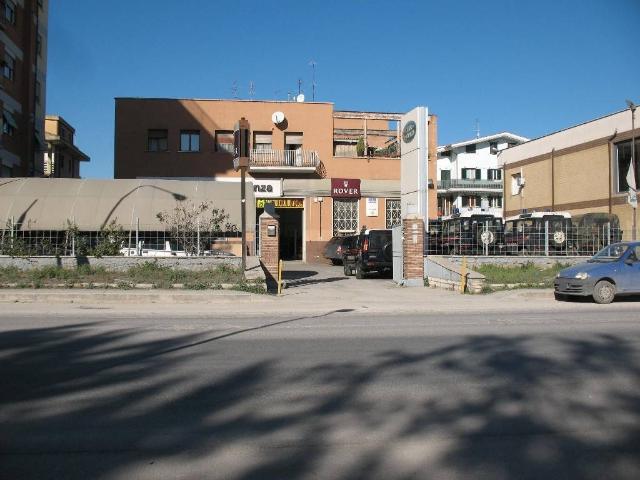 Locale Commerciale in affitto a Guidonia Montecelio, Roma Capitale