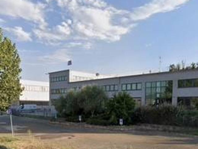 Locale Commerciale in affitto a Guidonia Montecelio, Roma Capitale