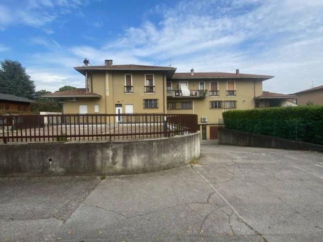 Locale Commerciale in affitto a Sale, Gussago