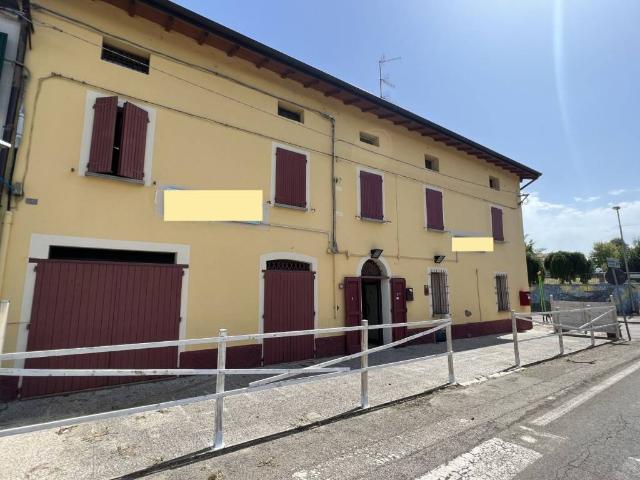 Locale Commerciale in affitto a Nuovo Circondario Imolese, Borgo Tossignano