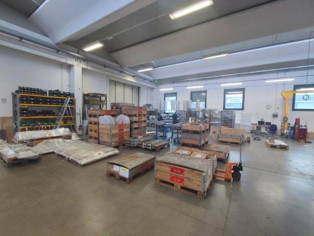 Locale Commerciale in affitto a Nuovo Circondario Imolese, Imola