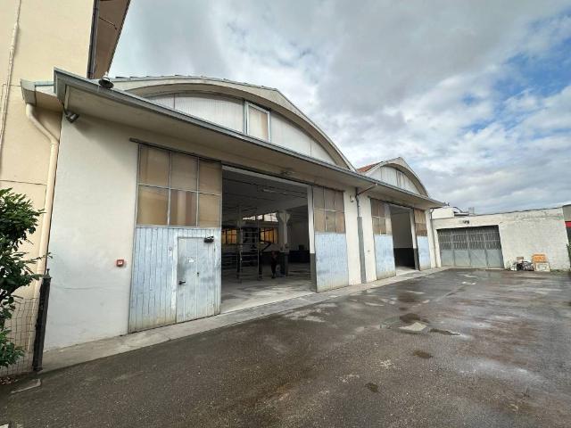 Locale Commerciale in affitto a Nuovo Circondario Imolese, Imola