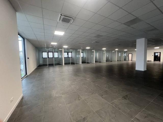 Locale Commerciale in affitto a Nuovo Circondario Imolese, Imola