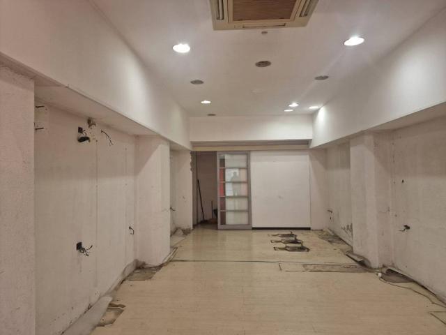 Locale Commerciale in affitto a Imperia, Liguria