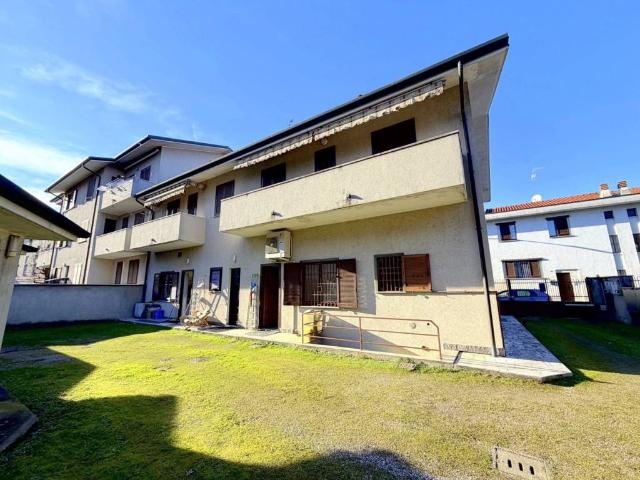Locale Commerciale in affitto a Inveruno, Lombardia