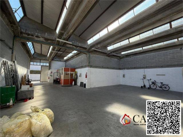 Locale Commerciale in affitto a Inzago, Lombardia
