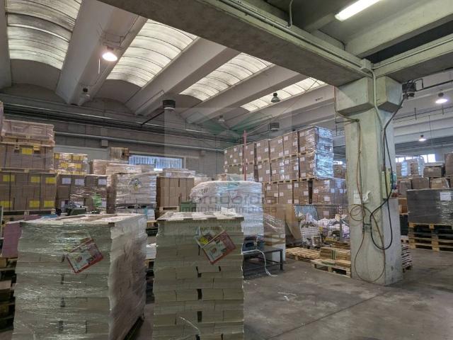 Locale Commerciale in affitto a Inzago, Lombardia