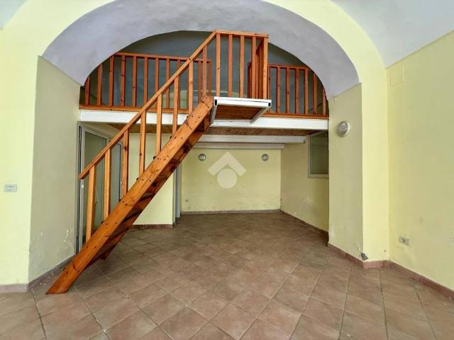 Locale Commerciale in affitto a Ischia, Campania