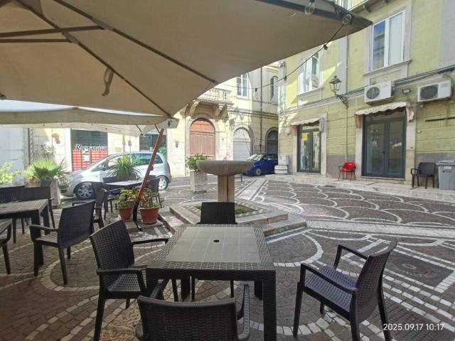 Locale Commerciale in affitto a Isernia, Molise
