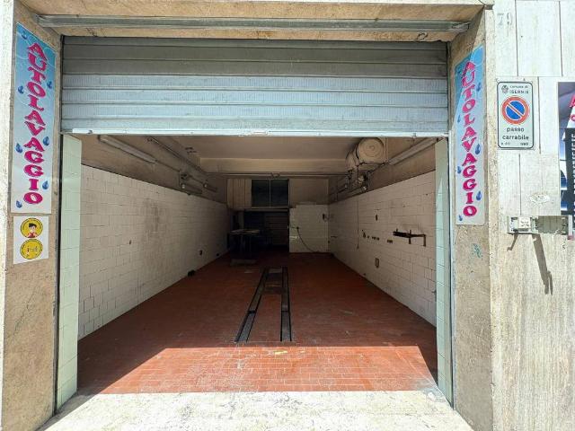 Locale Commerciale in affitto a Isernia, Molise