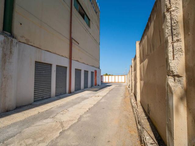 Locale Commerciale in affitto a Isola Delle Femmine, Sicilia