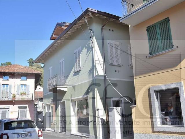 Locale Commerciale in affitto a Ispra, Varese