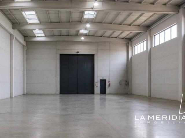 Locale Commerciale in affitto a Istrana, Veneto