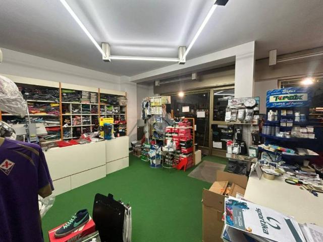 Locale Commerciale in affitto a Piemonte, Torino