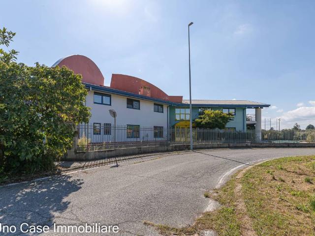 Locale Commerciale in affitto a Bellavista, Piemonte