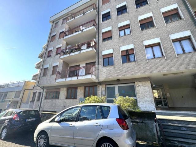 Locale Commerciale in affitto a San Lorenzo, Piemonte