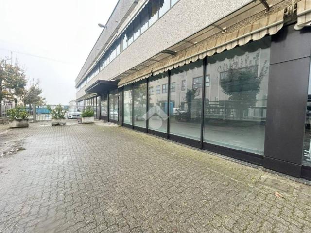 Locale Commerciale in affitto a Piemonte, Torino