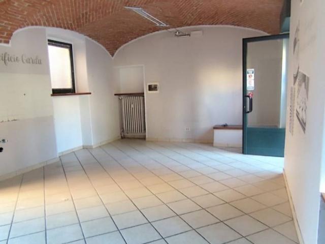 Locale Commerciale in affitto a San Lorenzo, Piemonte