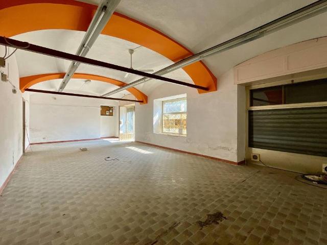 Locale Commerciale in affitto a Piemonte, Torino