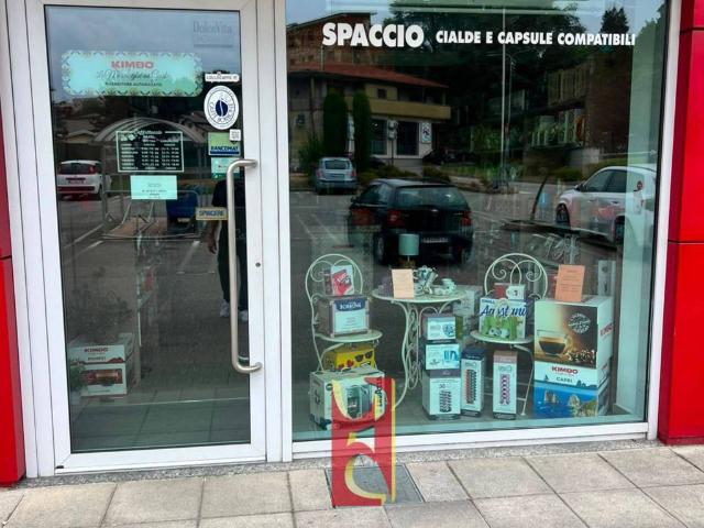 Locale Commerciale in affitto a Jerago Con Orago, Lombardia