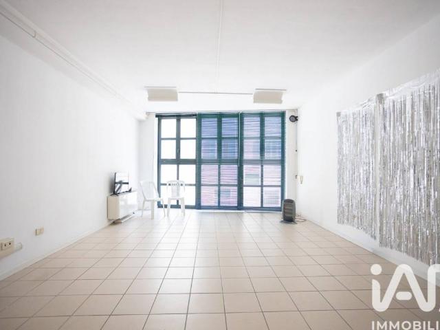 Locale Commerciale in affitto a Marche, Ancona