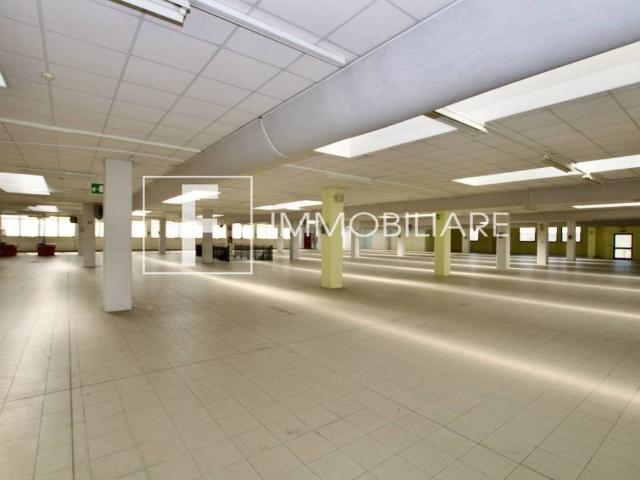 Locale Commerciale in affitto a Quattro Case, Jesolo