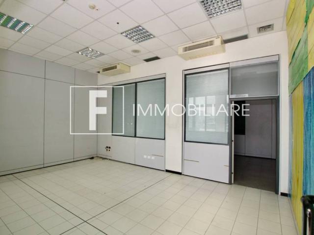 Locale Commerciale in affitto a Quattro Case, Jesolo
