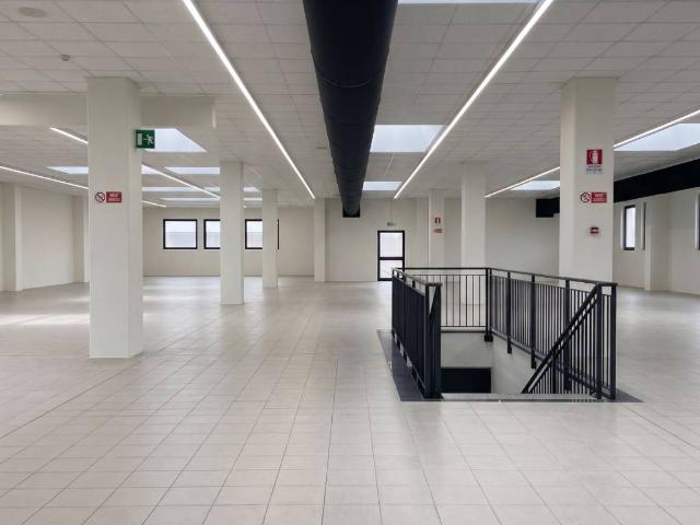 Locale Commerciale in affitto a Jesolo, Veneto