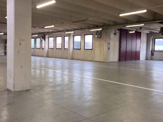 Locale Commerciale in affitto a Jesolo, Veneto