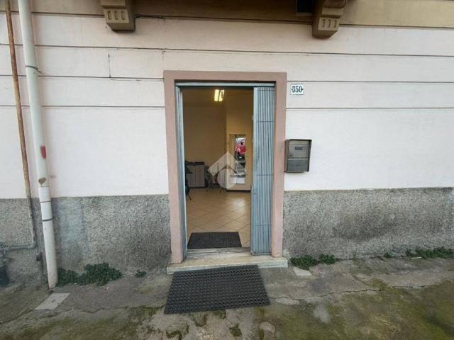 Locale Commerciale in affitto a Bragarina, La Spezia
