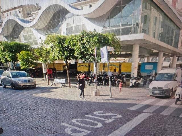 Locale Commerciale in affitto a Fabiano Alto, La Spezia