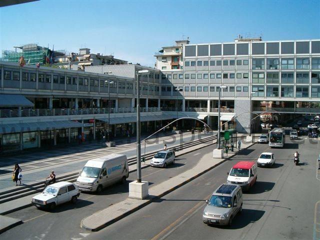 Locale Commerciale in affitto a Mazzetta, La Spezia