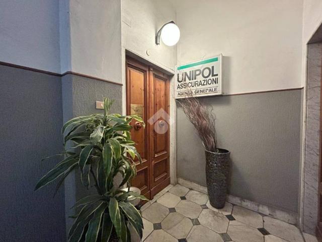 Locale Commerciale in affitto a Vicci, La Spezia
