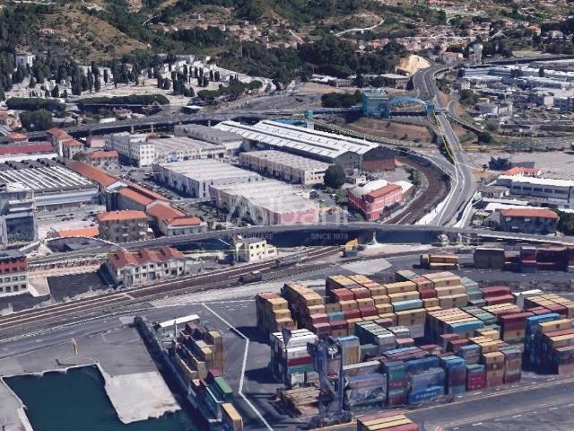 Locale Commerciale in affitto a La Spezia, Liguria