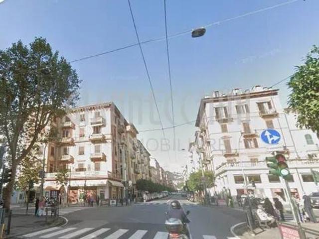 Locale Commerciale in affitto a Vicci, La Spezia
