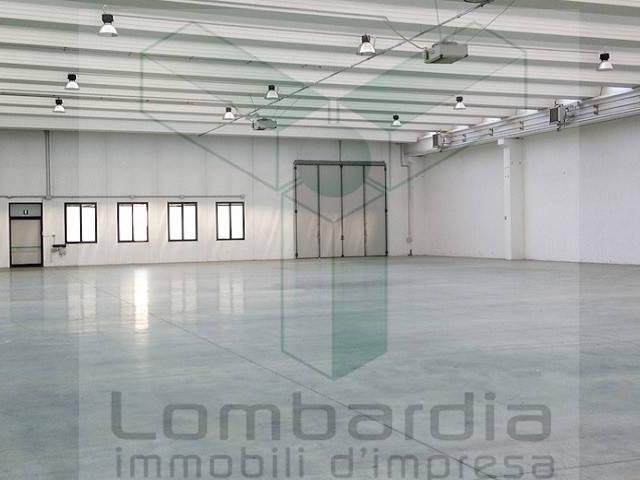 Locale Commerciale in affitto a Lainate, Lombardia