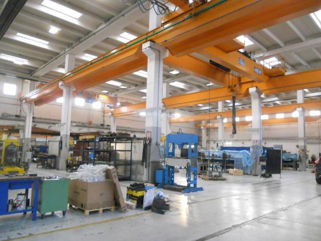 Locale Commerciale in affitto a Lainate, Lombardia