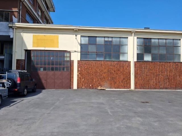 Locale Commerciale in affitto a Lainate, Lombardia