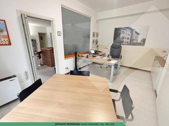Locale Commerciale in affitto a Lainate, Lombardia