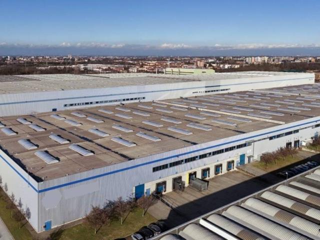 Locale Commerciale in affitto a Lainate, Lombardia