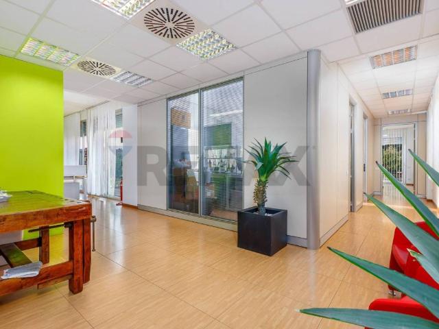 Locale Commerciale in affitto a Lallio, Lombardia