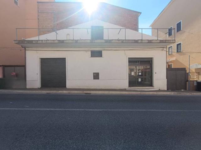 Locale Commerciale in affitto a Rione San Nicola, Calabria