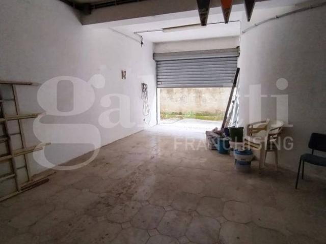 Locale Commerciale in affitto a Calabria, Catanzaro